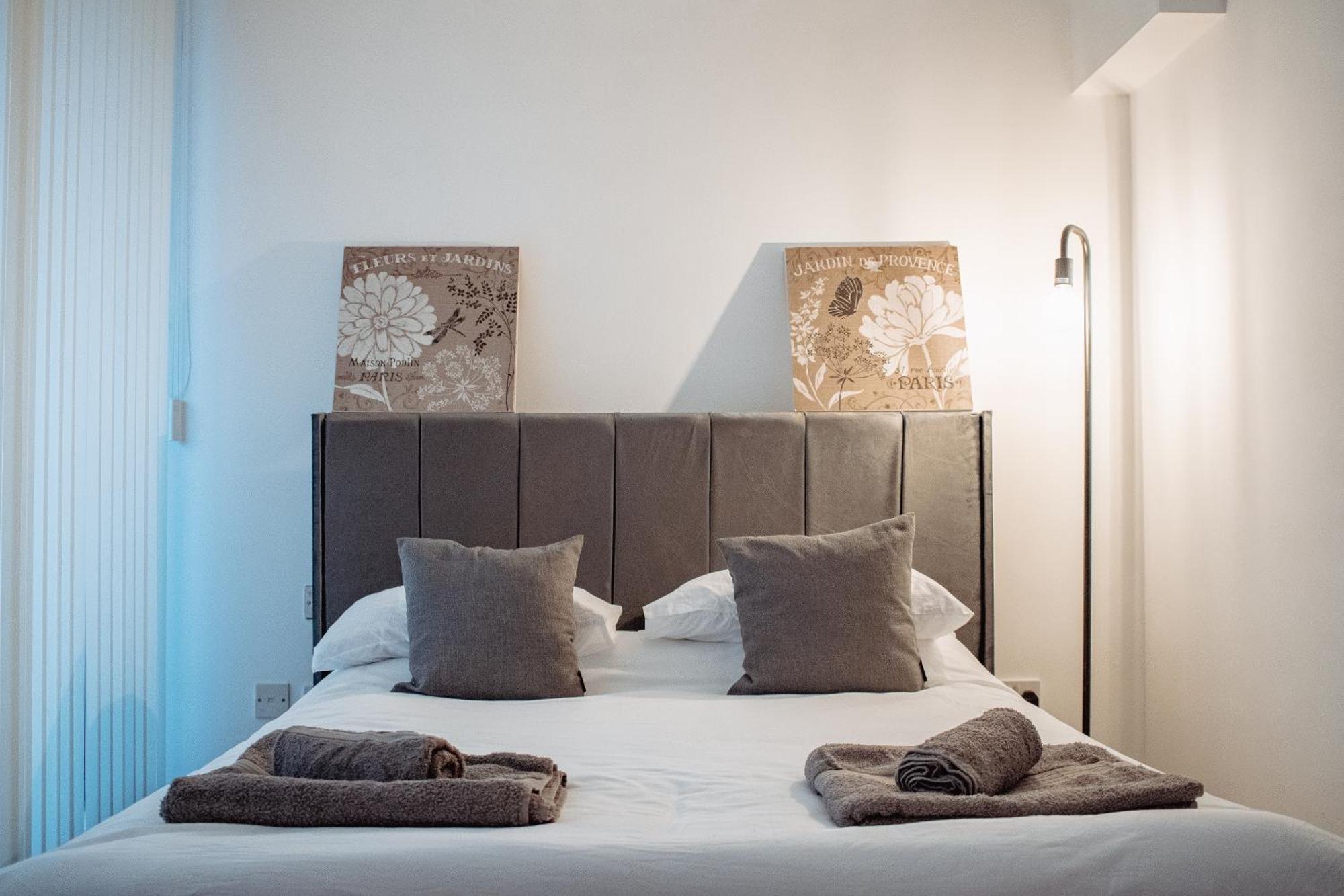 Central & Spacious, Sleeps 8, Perfect For Groups Leeds  Eksteriør billede