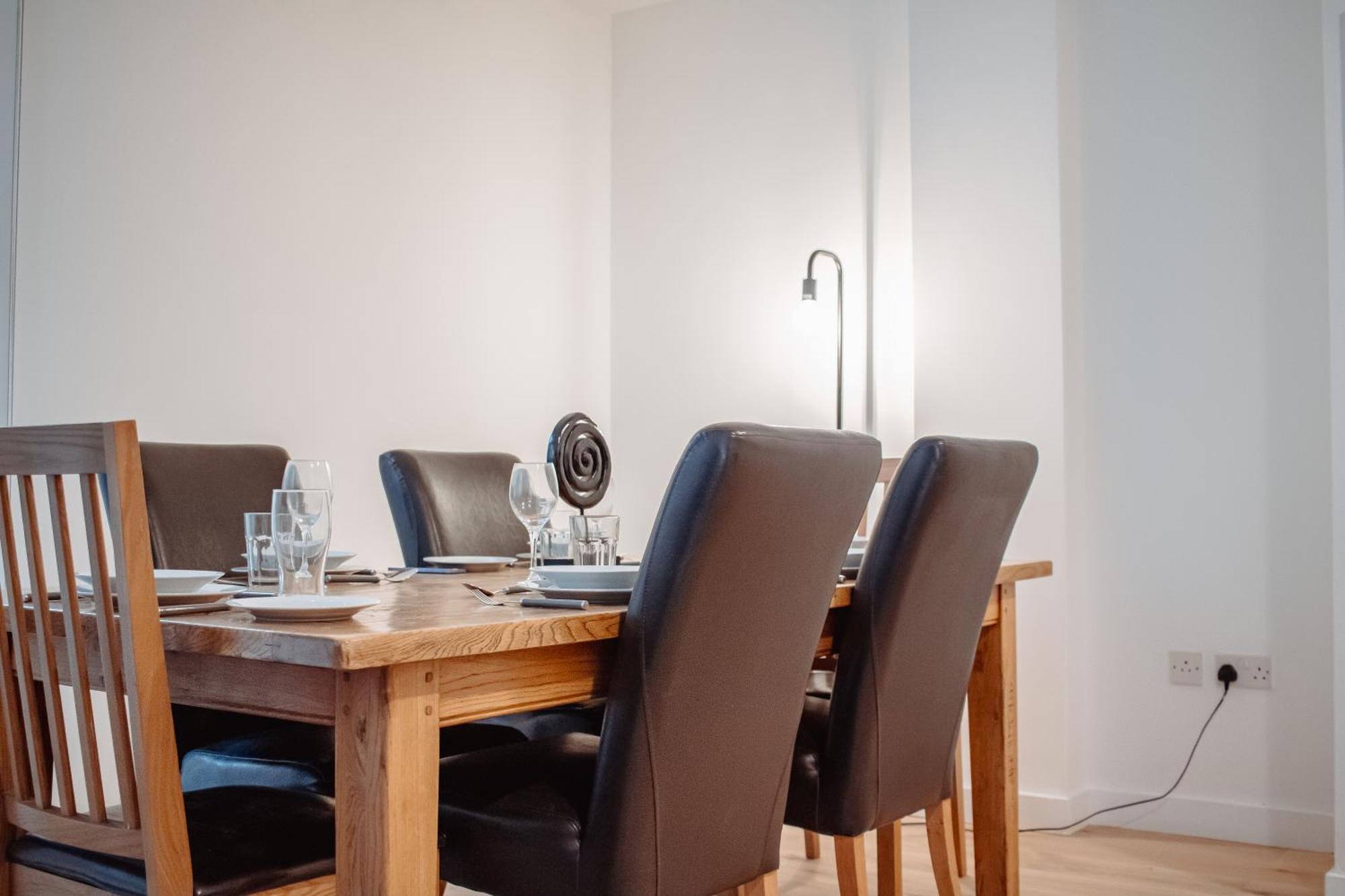Central & Spacious, Sleeps 8, Perfect For Groups Leeds  Eksteriør billede