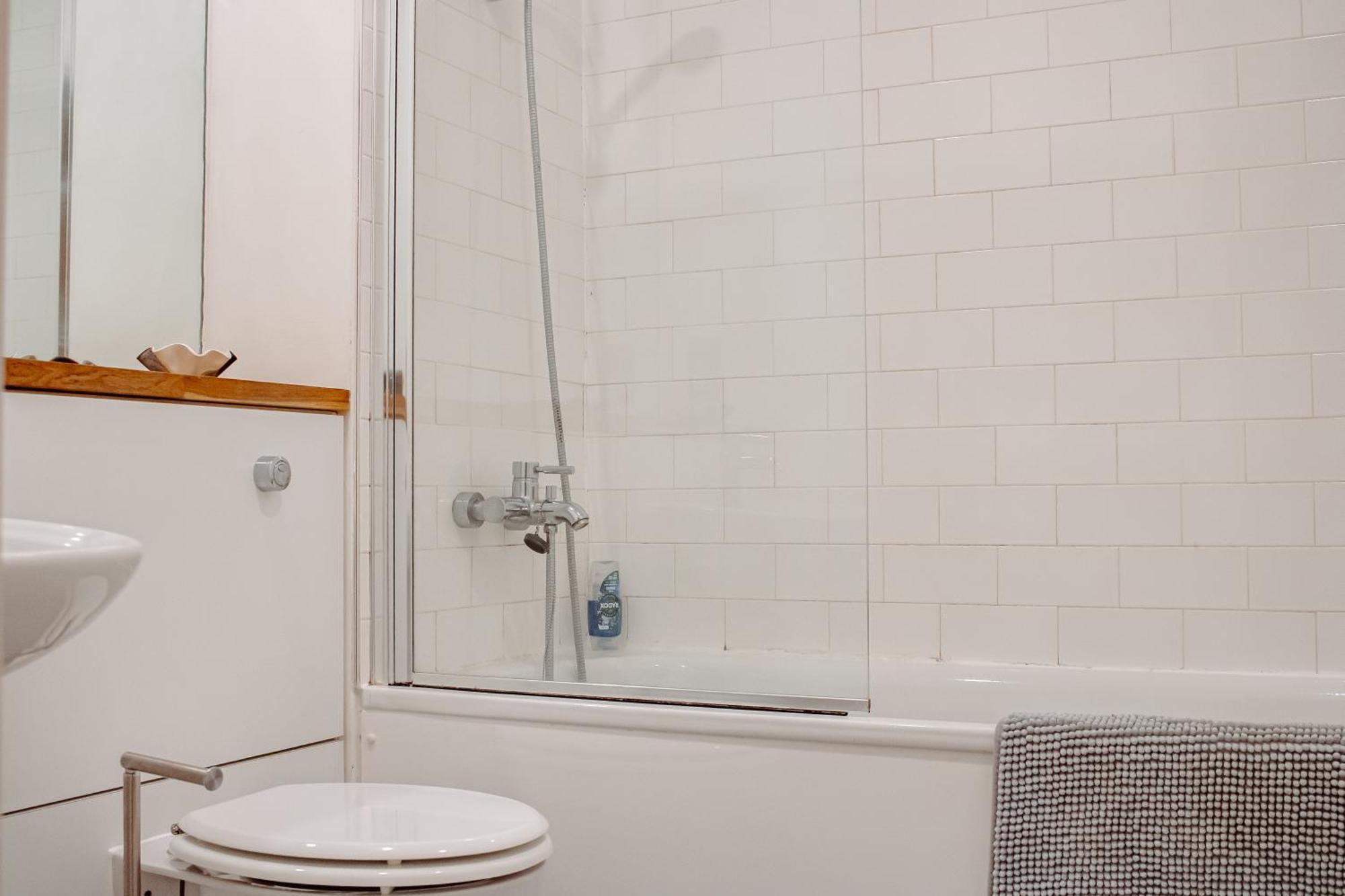 Central & Spacious, Sleeps 8, Perfect For Groups Leeds  Eksteriør billede