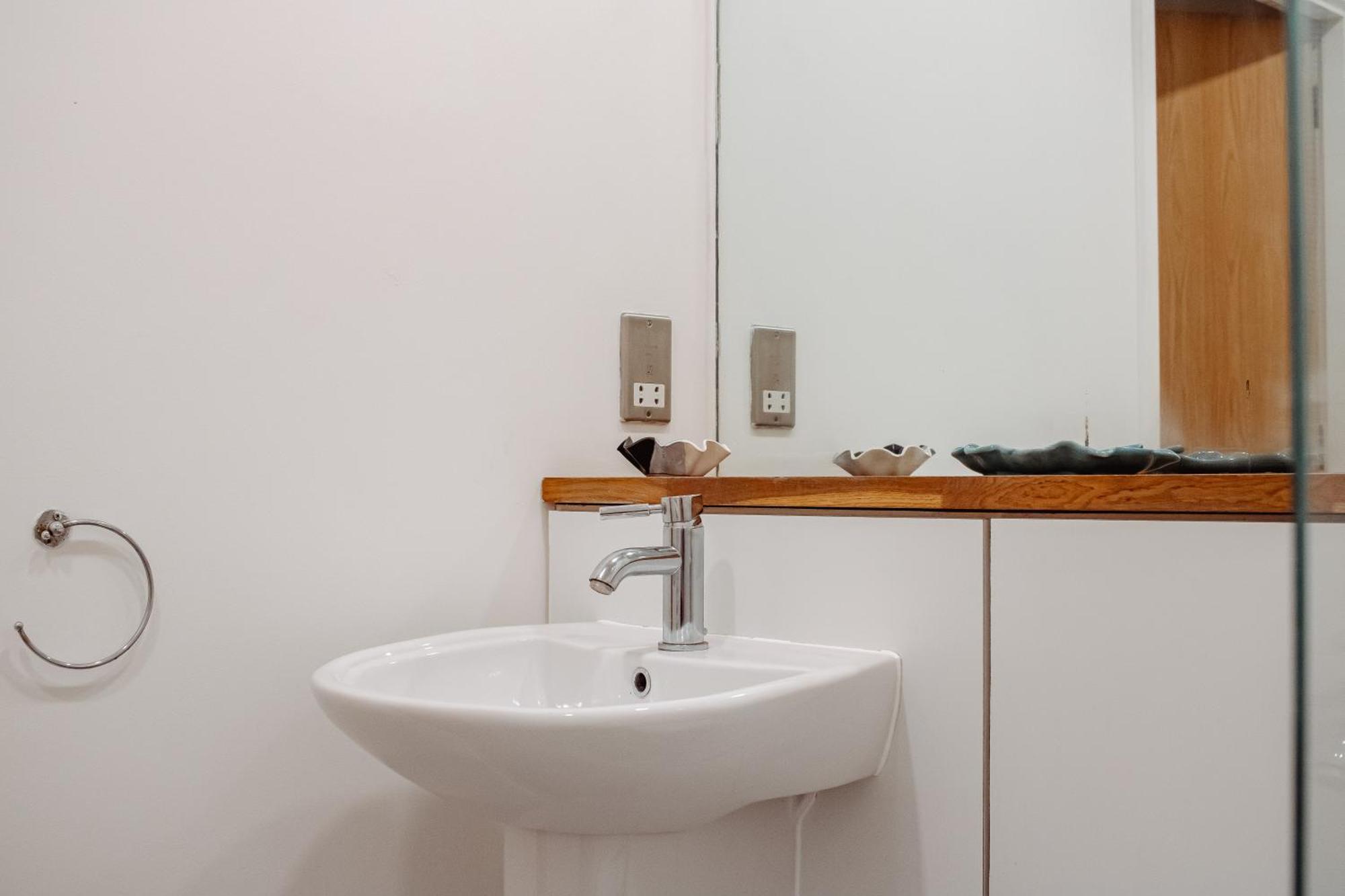 Central & Spacious, Sleeps 8, Perfect For Groups Leeds  Eksteriør billede