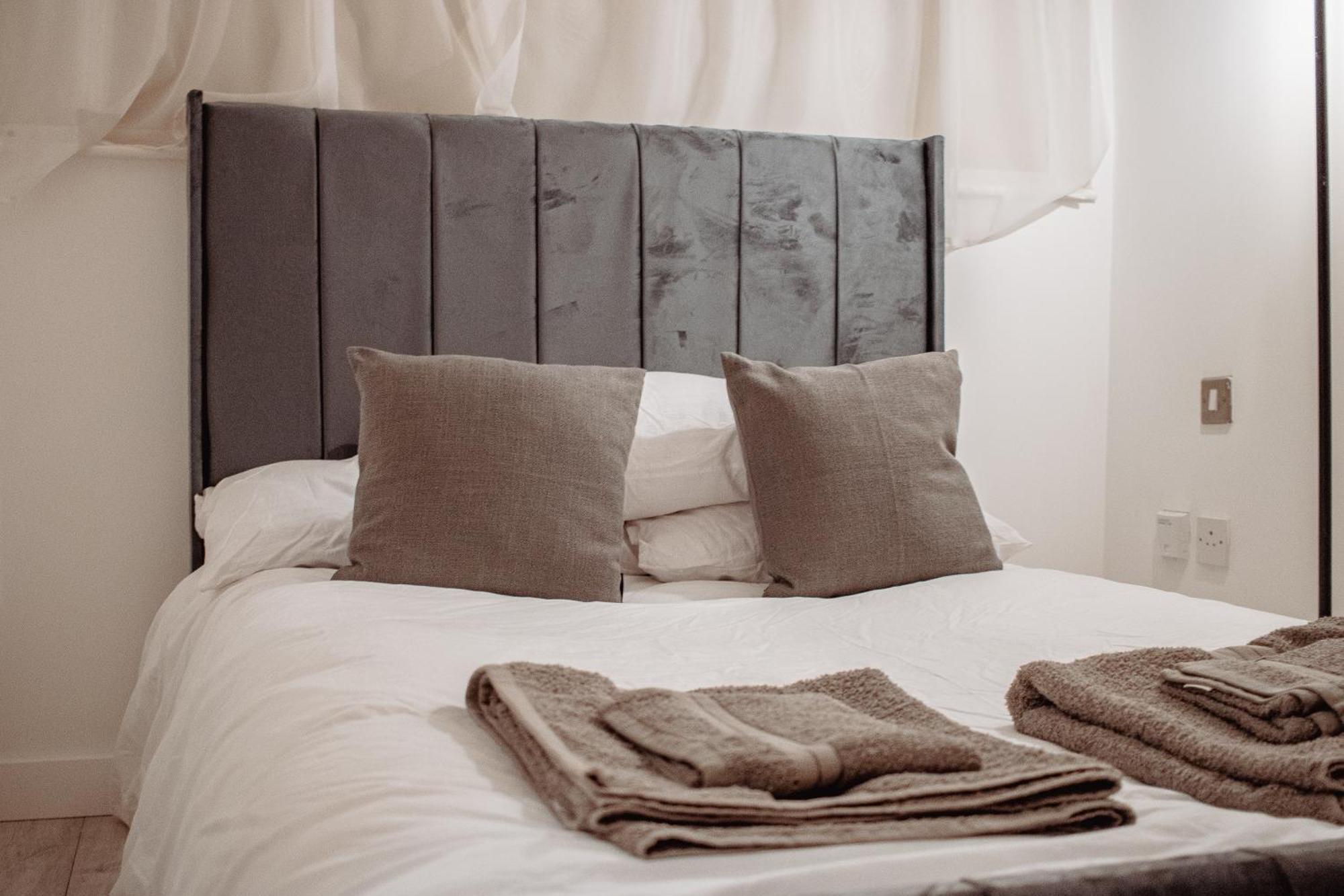 Central & Spacious, Sleeps 8, Perfect For Groups Leeds  Eksteriør billede