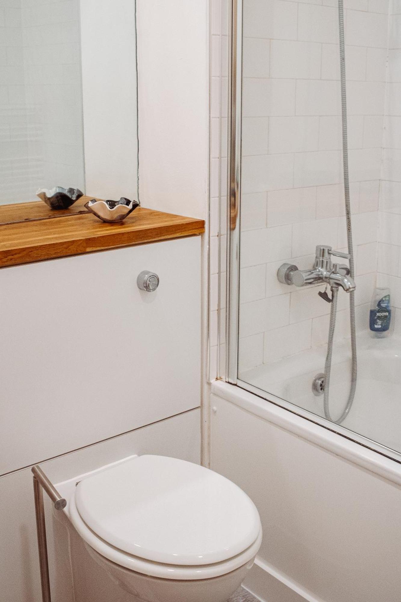 Central & Spacious, Sleeps 8, Perfect For Groups Leeds  Eksteriør billede