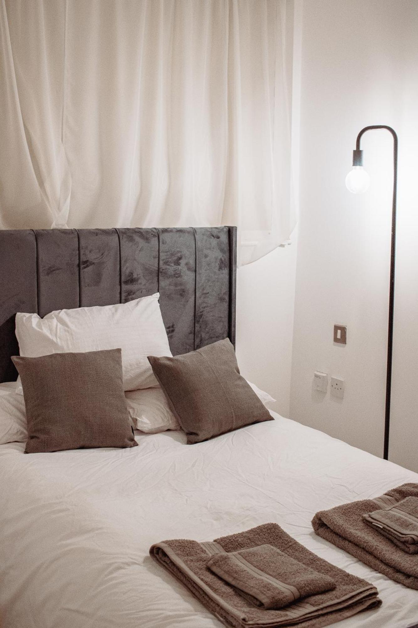 Central & Spacious, Sleeps 8, Perfect For Groups Leeds  Eksteriør billede